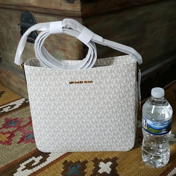 Michael Kors Handbags - Michael Kors Vanilla Crossbody Messenger Bag